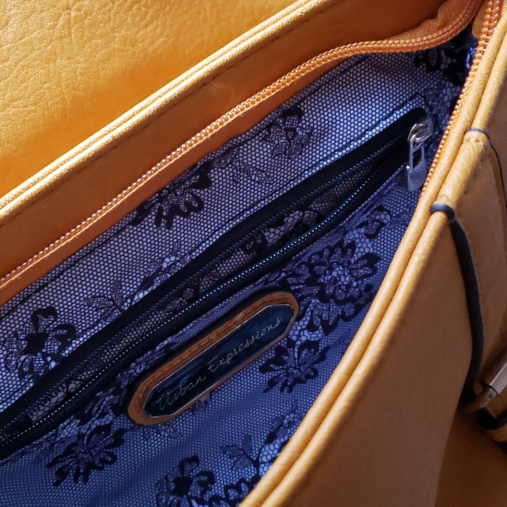 Purse - Picture 3 of 4